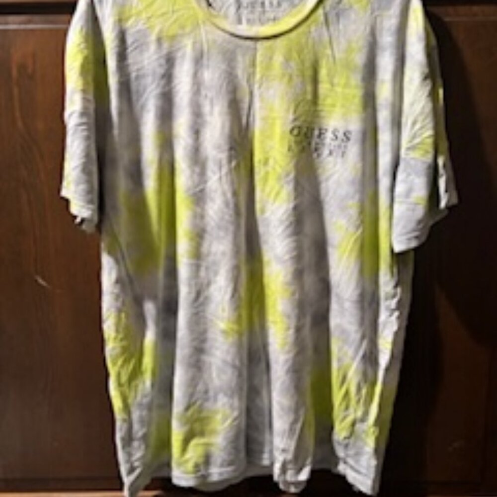 GUESS Men's Neon Yellow Grey Tie Dye Logo T-Shirt